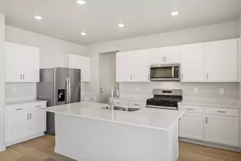 Kitchen - 3402 N Hannah St, Eagle Mountain, UT 84005 photo 2 of 5