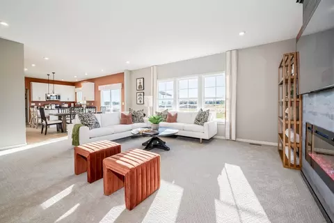 Living - 8295 Busey Rd, Pickerington, OH 43147 photo 9 of 10