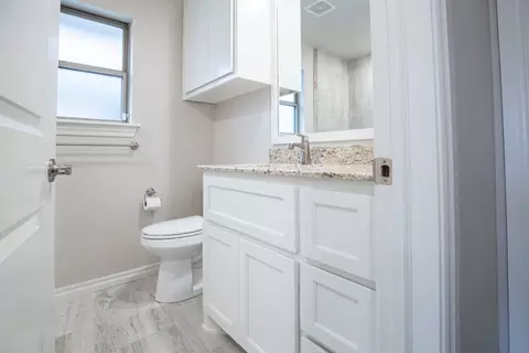 Bath - 2920 E Northampton St, Broken Arrow, OK 74014 photo 13 of 15
