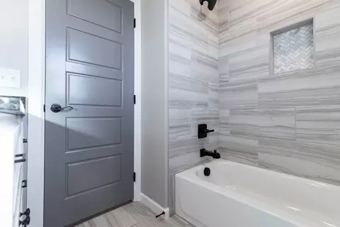 Bath - 2920 E Northampton St, Broken Arrow, OK 74014 photo 9 of 15