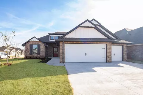 Exterior - 2920 E Northampton St, Broken Arrow, OK 74014 photo 2 of 37
