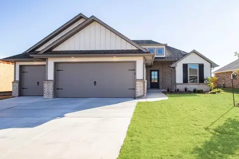 Exterior - 2920 E Northampton St, Broken Arrow, OK 74014 photo 4 of 37