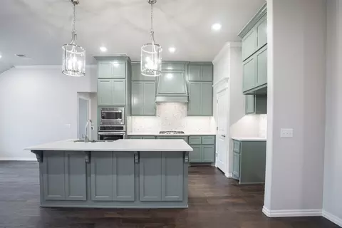 Kitchen - 2920 E Northampton St, Broken Arrow, OK 74014 photo 12 of 16