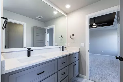 Bath - 2920 E Northampton St, Broken Arrow, OK 74014 photo 6 of 15