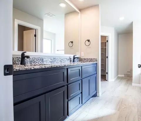 Bath - 2920 E Northampton St, Broken Arrow, OK 74014 photo 1 of 15