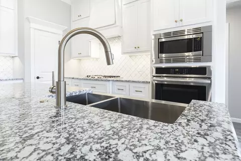Kitchen - 2920 E Northampton St, Broken Arrow, OK 74014 photo 4 of 16