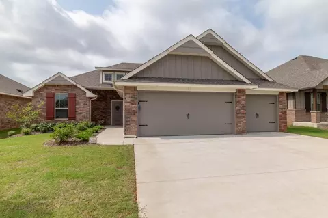 Exterior - 2920 E Northampton St, Broken Arrow, OK 74014 photo 5 of 37