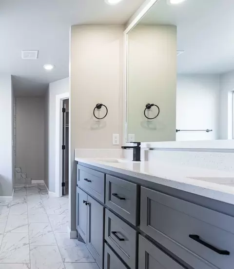 Bath - 2920 E Northampton St, Broken Arrow, OK 74014 photo 5 of 15