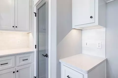 Kitchen - 2920 E Northampton St, Broken Arrow, OK 74014 photo 9 of 16