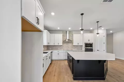 Kitchen - 6104 Sacred Oak Ave, Mount Dora, FL 32757 photo 1 of 1