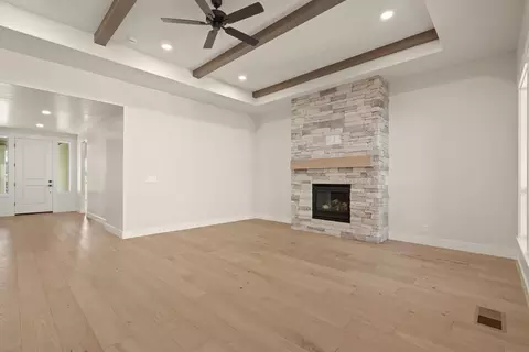 Living - 7355 Powell Pl, Eagle, ID 83714 photo 2 of 3