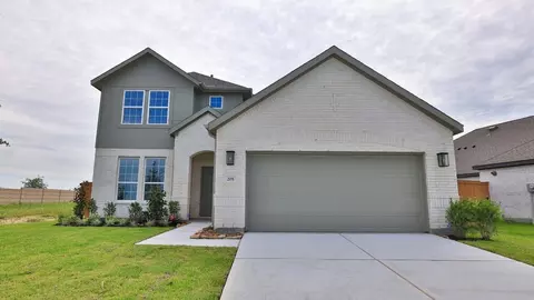 205 Cross Gable Ln, Dayton, TX 77535