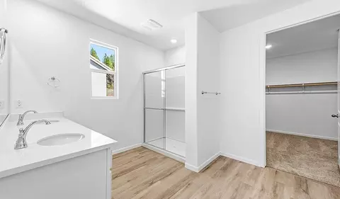 Bath - 310 Shamrock Dr, Grass Valley, CA 95945 photo 3 of 4