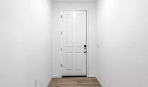 Entry Way - 310 Shamrock Dr, Grass Valley, CA 95945 photo 2 of 7
