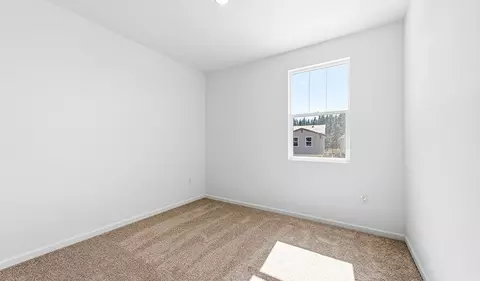 Bedroom - 310 Shamrock Dr, Grass Valley, CA 95945 photo 11 of 14