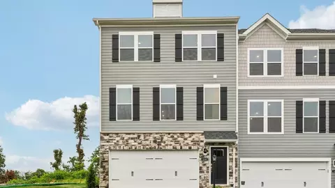 142 River Ridge Dr, Moon Township, PA 15108