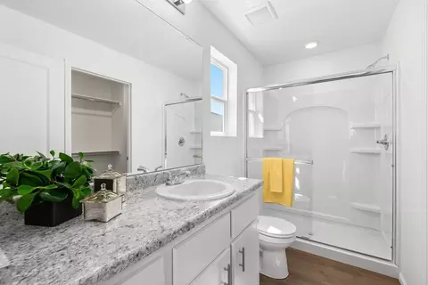 Bath - 21880 E 46th Pl, Aurora, CO 80019 photo 2 of 3
