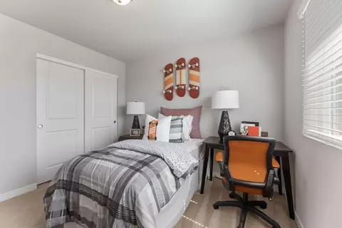 Bedroom - 173 Alder St, Eagle Point, OR 97524 photo 2 of 4
