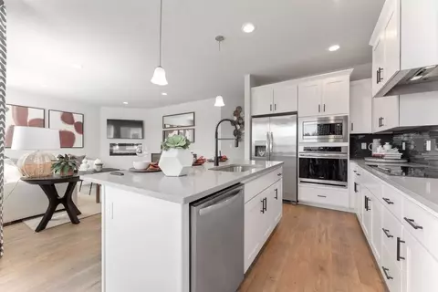 Kitchen - 173 Alder St, Eagle Point, OR 97524 photo 1 of 3