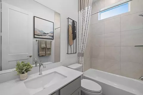 Bath - 532 Deep Sands Dr, Waller, TX 77484 photo 3 of 3