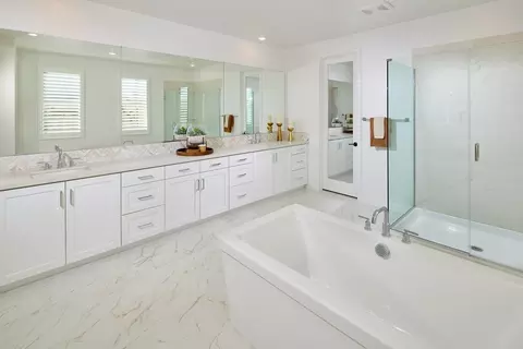 Bath - 5548 Dora Way, Oceanside, CA 92057 photo 1 of 8