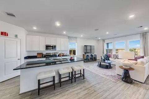 Kitchen - 727 Willow Grove Ln, Rosenberg, TX 77471 photo 1 of 9