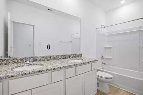 Bath - 727 Willow Grove Ln, Rosenberg, TX 77471 photo 1 of 8