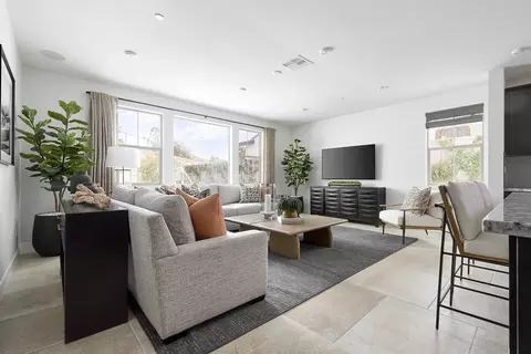 Living - 1381 Amanda Gln, Escondido, CA 92029 photo 5 of 5