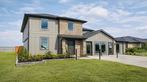 Exterior - 1004 Switchgrass Ct, Sealy, TX 77474 photo 3 of 6