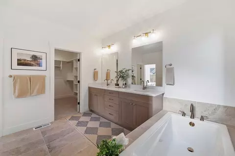 Bath - 6273 W Sollas Ct, Eagle, ID 83616 photo 9 of 12