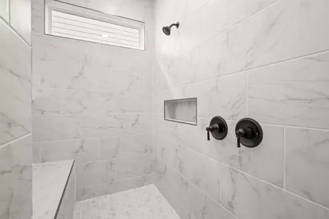 Bath - 107 Midpoint Blvd, Bluffton, SC 29910 photo 3 of 6