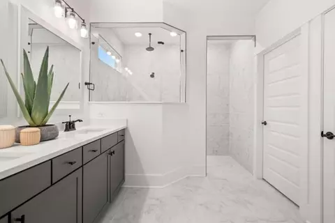 Bath - 107 Midpoint Blvd, Bluffton, SC 29910 photo 2 of 6