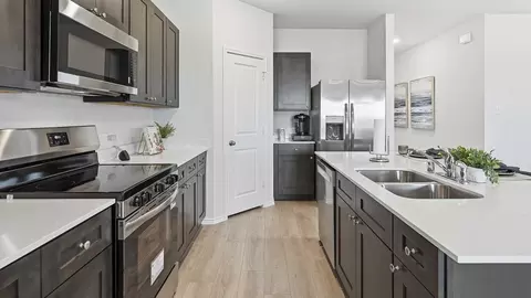 Kitchen - 107 Aston Way, Terrell, TX 75160 photo 6 of 7