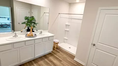 Bath - 17325 Whiskey Creek Trl, Parrish, FL 34219 photo 1 of 1
