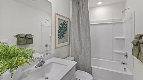Bath - 369 Wellspring Dr, Rocky Mount, NC 27804 photo 2 of 5