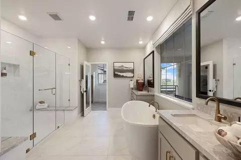 Bath - 3726 Darnoch Ave, Lathrop, CA 95330 photo 1 of 4