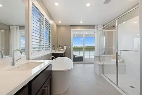 Bath - 3726 Darnoch Ave, Lathrop, CA 95330 photo 3 of 4
