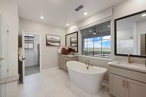 Bath - 3726 Darnoch Ave, Lathrop, CA 95330 photo 2 of 4
