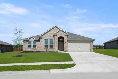 2637 River Bank Dr, Burleson, TX 76028