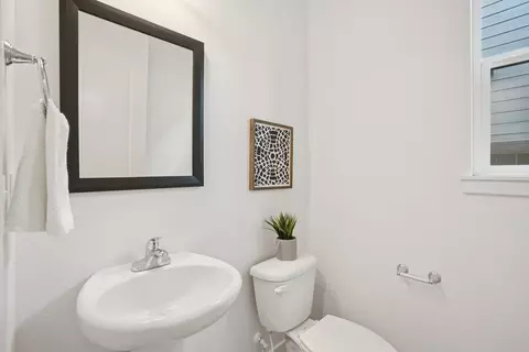 Bath - 173 Alder St, Eagle Point, OR 97524 photo 3 of 3