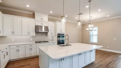 Kitchen - 1009 Tassleflower Trl, Saint Cloud, FL 34771 photo 12 of 54