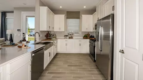 Kitchen - 1009 Tassleflower Trl, Saint Cloud, FL 34771 photo 16 of 54