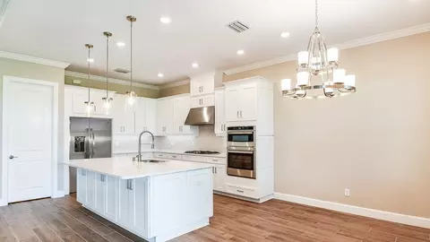 Kitchen - 1009 Tassleflower Trl, Saint Cloud, FL 34771 photo 13 of 54