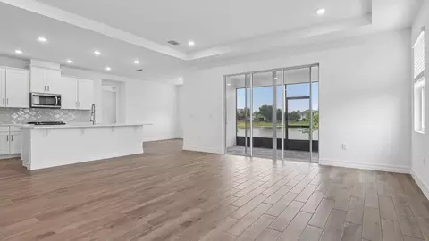 Living - 3980 Kennebunk Loop, Mount Dora, FL 32757 photo 2 of 3