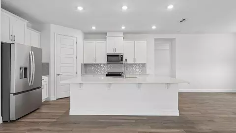Kitchen - 3980 Kennebunk Loop, Mount Dora, FL 32757 photo 2 of 5