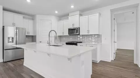 Kitchen - 3980 Kennebunk Loop, Mount Dora, FL 32757 photo 1 of 2