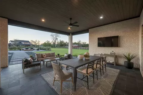 Exterior - 99 James Estates Dr, Fulshear, TX 77441 photo 11 of 13