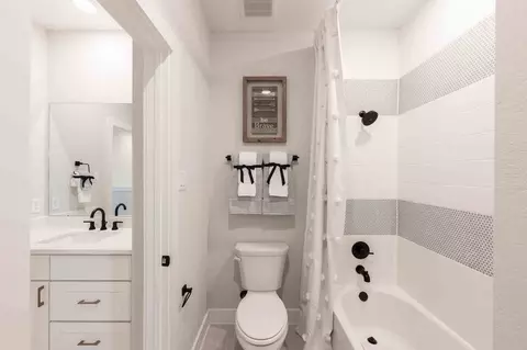 Bath - 99 James Estates Dr, Fulshear, TX 77441 photo 11 of 11