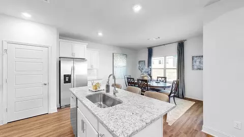 Kitchen - 229 Canvasback Trl, Brandon, MS 39047 photo 7 of 9