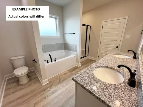 Bath - 5904 Luckenbach Ln, Crestview, FL 32539 photo 1 of 3